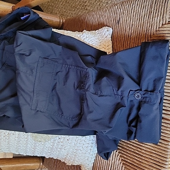 Patagonia black convertible pants, size 2 - Picture 10 of 10